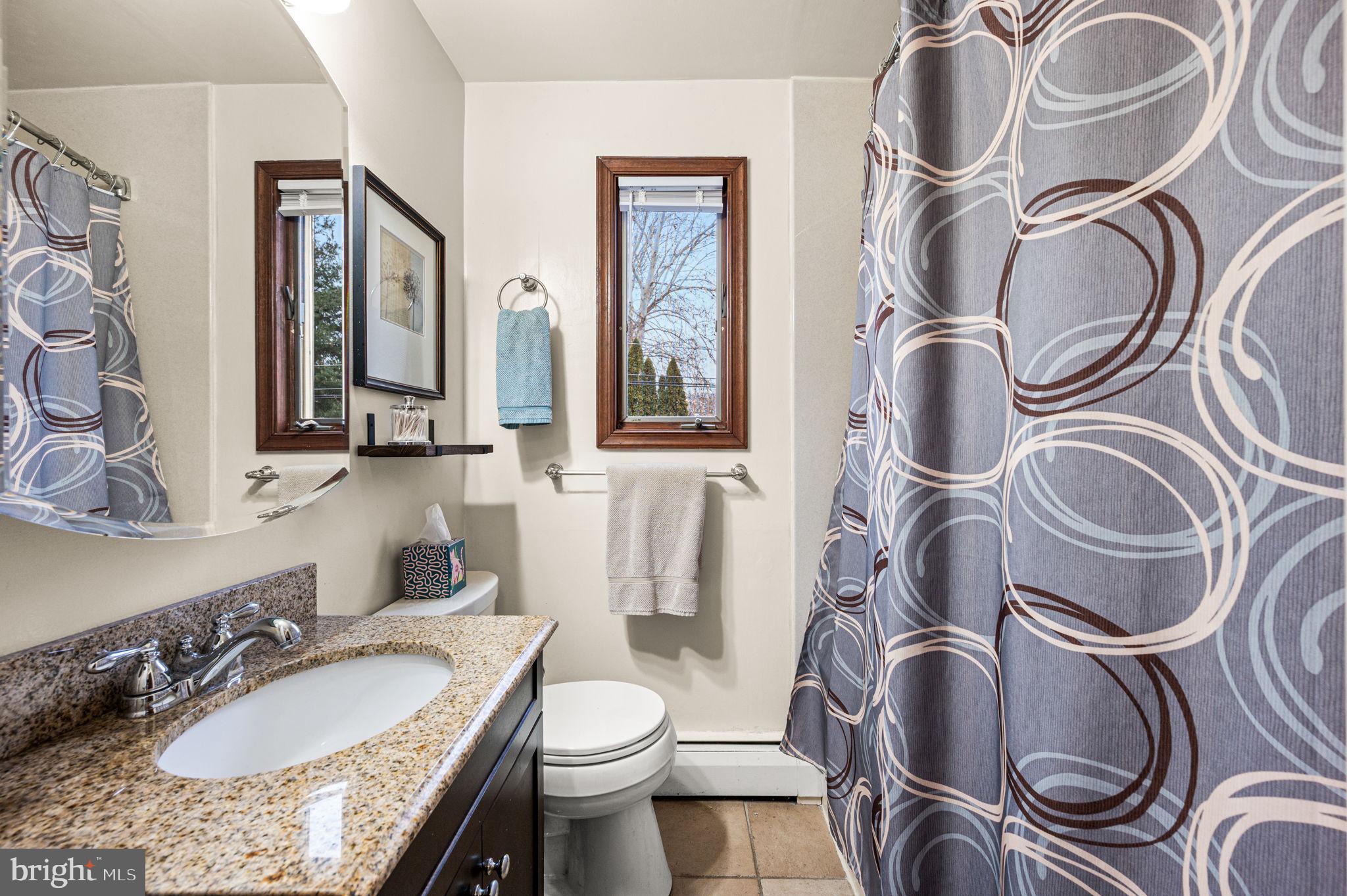 2039 Berkley Road Norristown, PA 19403 - Photo 17 of 21 Full bath