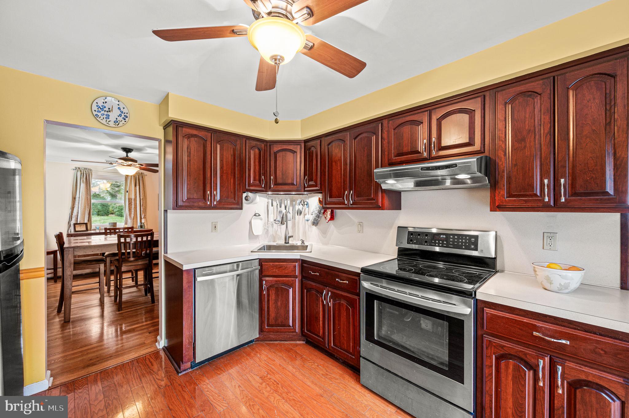 2039 Berkley Road Norristown, PA 19403 - Photo 10 of 21 Stainless Steel Appliances