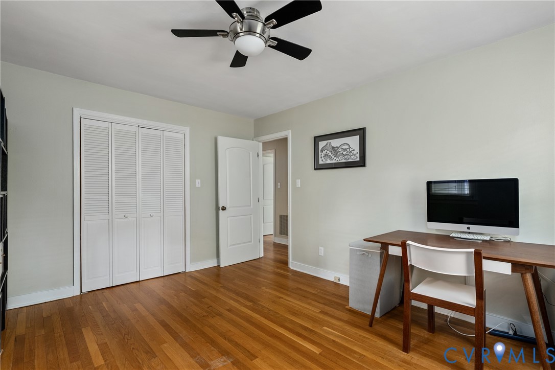 5414 New Kent Road Richmond, VA 23225 - Photo 27 of 62 a workspace with wooden floor and a window