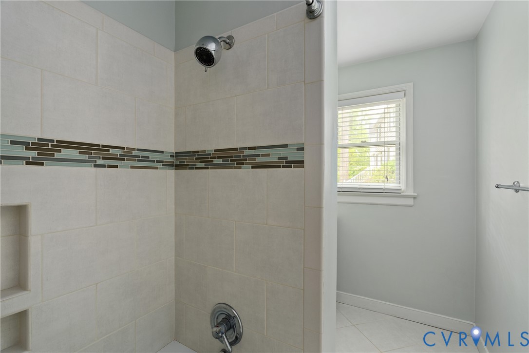 5414 New Kent Road Richmond, VA 23225 - Photo 29 of 62 a view of a room with rack on the wall