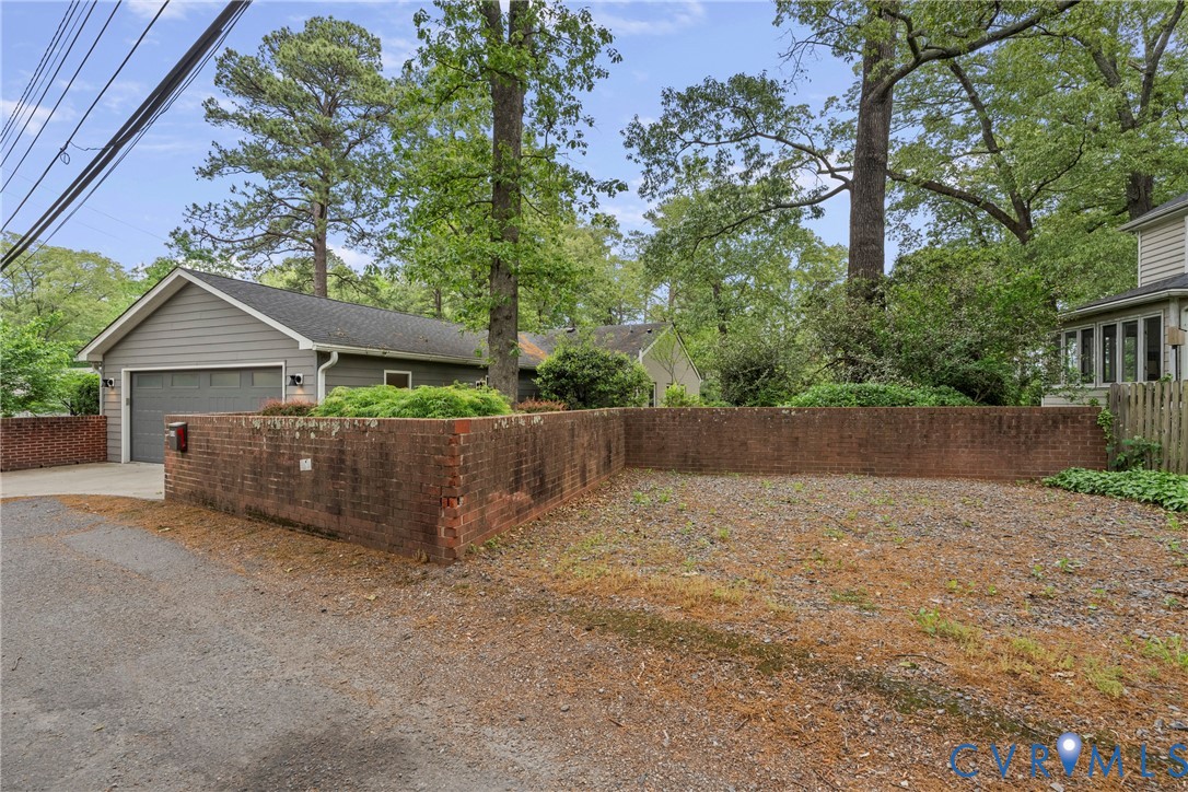 5414 New Kent Road Richmond, VA 23225 - Photo 50 of 62 a backyard of a house