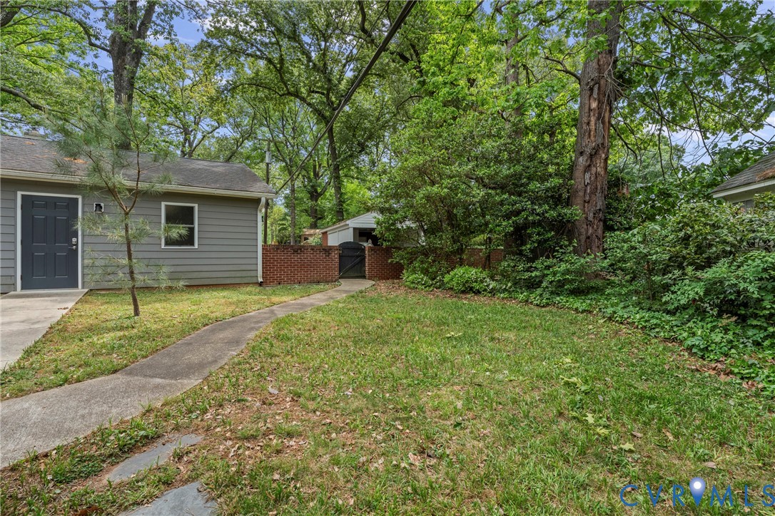 5414 New Kent Road Richmond, VA 23225 - Photo 54 of 62 front view of a house with a yard