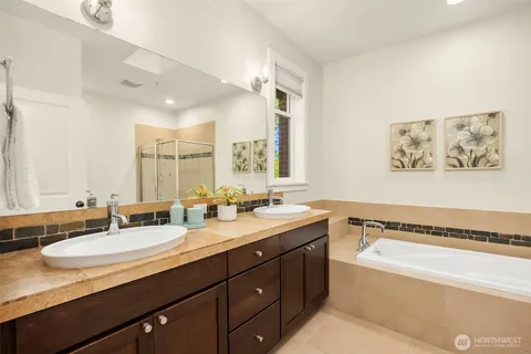 $1,098,000 | 1186 Northeast Park Drive, Issaquah, WA 98029