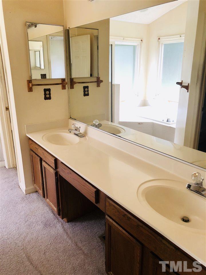 4228 Birmingham Way Raleigh, NC 27604 - Photo 12 of 24 Gallery Image 12