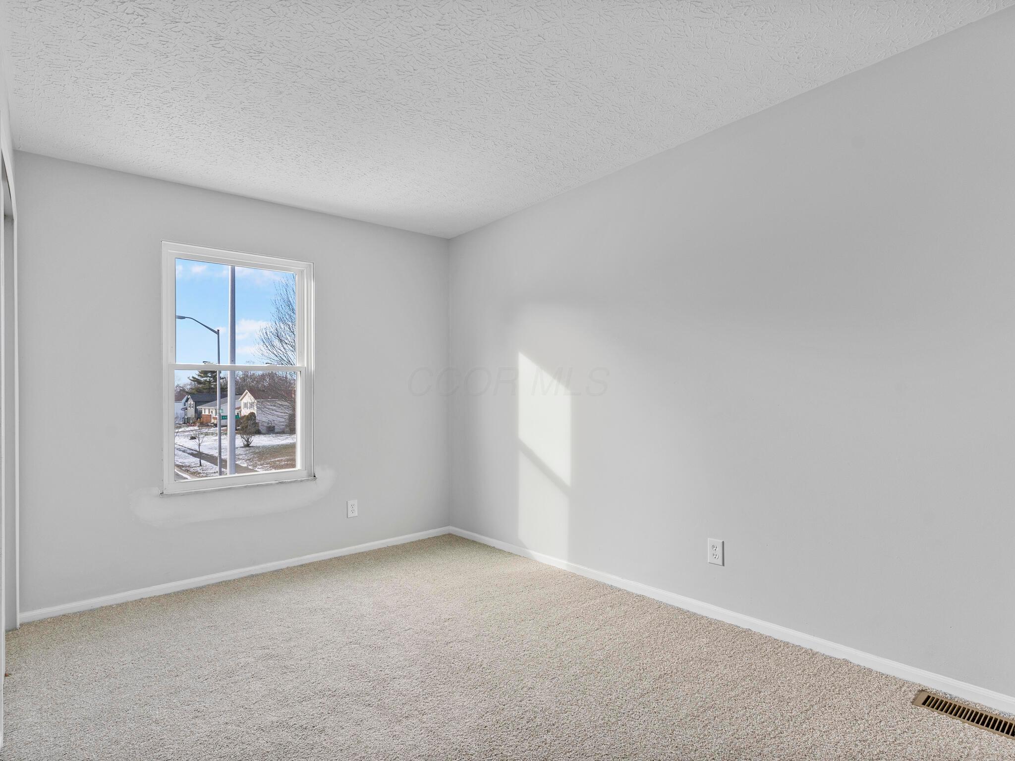 2754 Raphael Drive Columbus, OH 43232 - Photo 12 of 23 CAP09999