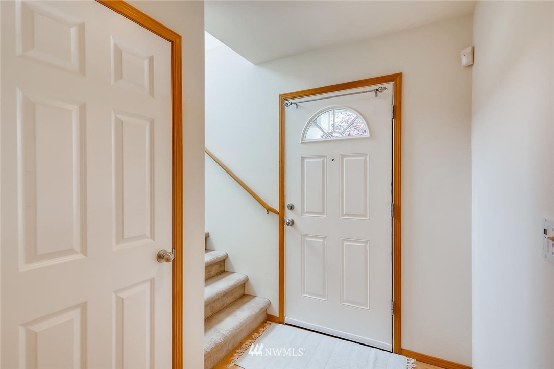 18323 8th Drive Southeast Bothell, WA 98012 - Photo 4 of 26 Gallery Image 4
