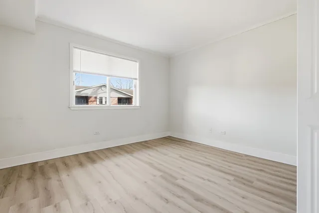 $2,100 | 4180 Williamsburg Court, Unit 301, Glenview, IL 60025