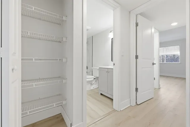 $2,100 | 4180 Williamsburg Court, Unit 301, Glenview, IL 60025