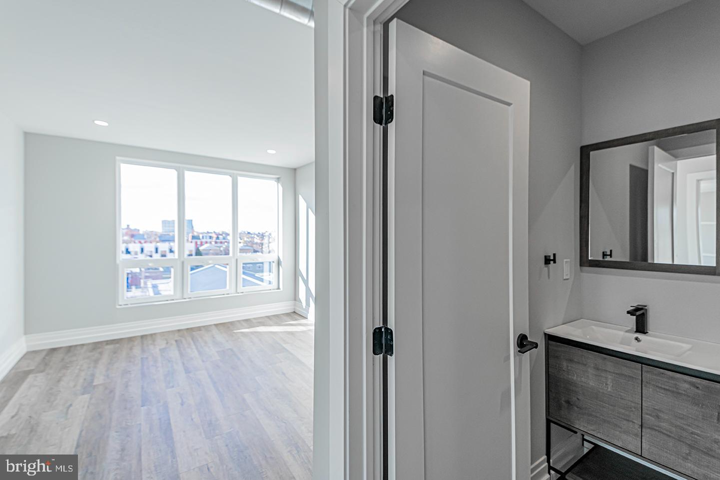 526 Brown Street, Unit 206 Philadelphia, PA 19123 - Photo 12 of 27