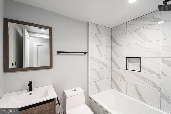 $2,975 | 526 Brown Street, Unit 206, Philadelphia, PA 19123