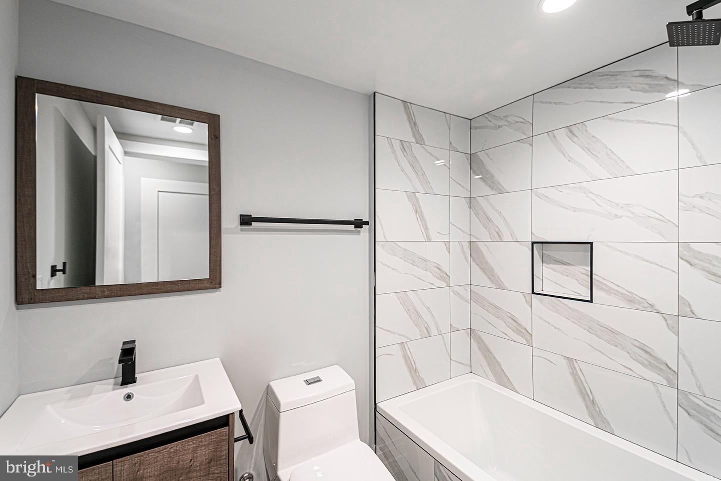 526 Brown Street, Unit 206 Philadelphia, PA 19123 - Photo 20 of 27