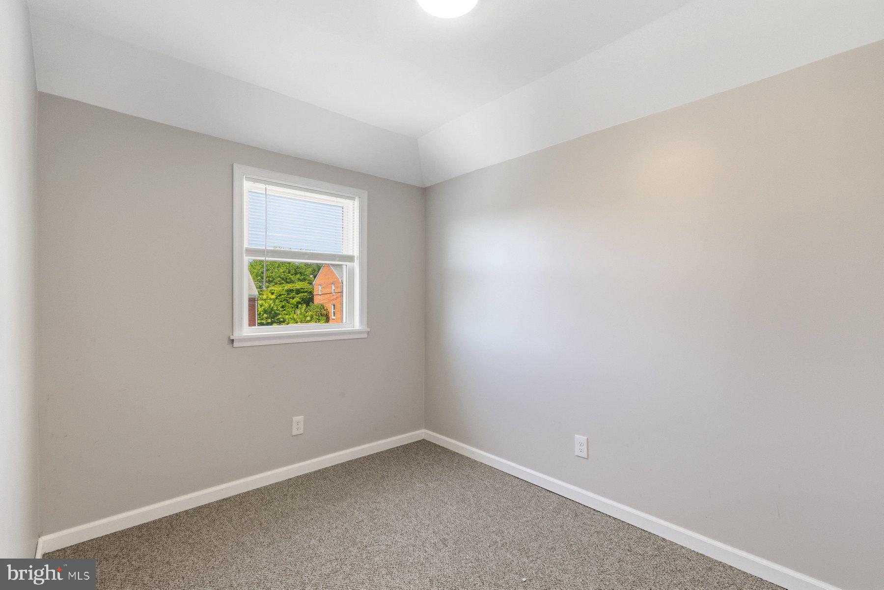 8530 Oakleigh Road Parkville, MD 21234 - Photo 16 of 22