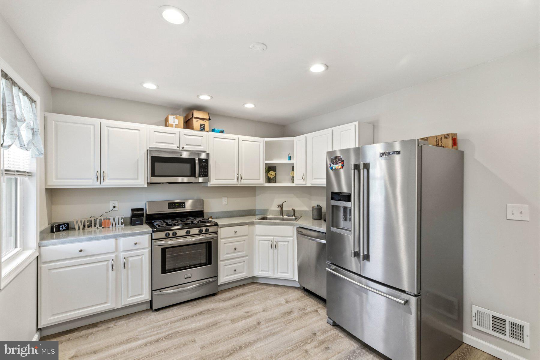 8530 Oakleigh Road Parkville, MD 21234 - Photo 7 of 22