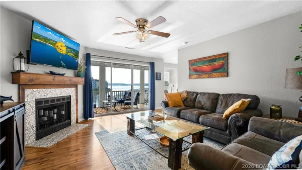 $315,000 | 488 Regatta Bay Drive, Unit 1B, Lake Ozark, MO 65049
