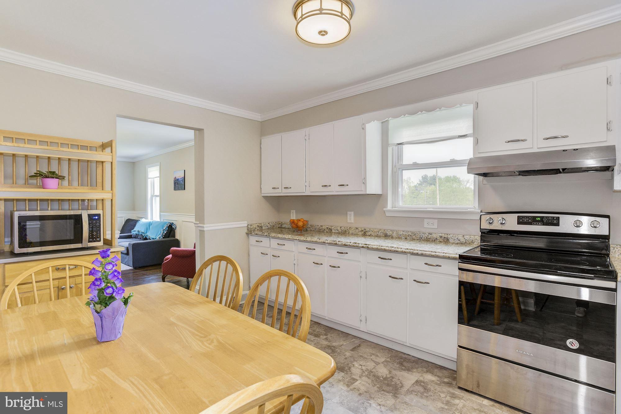 110 North Dupont Road Carneys Point, NJ 08069 - Photo 11 of 34 Kitchen