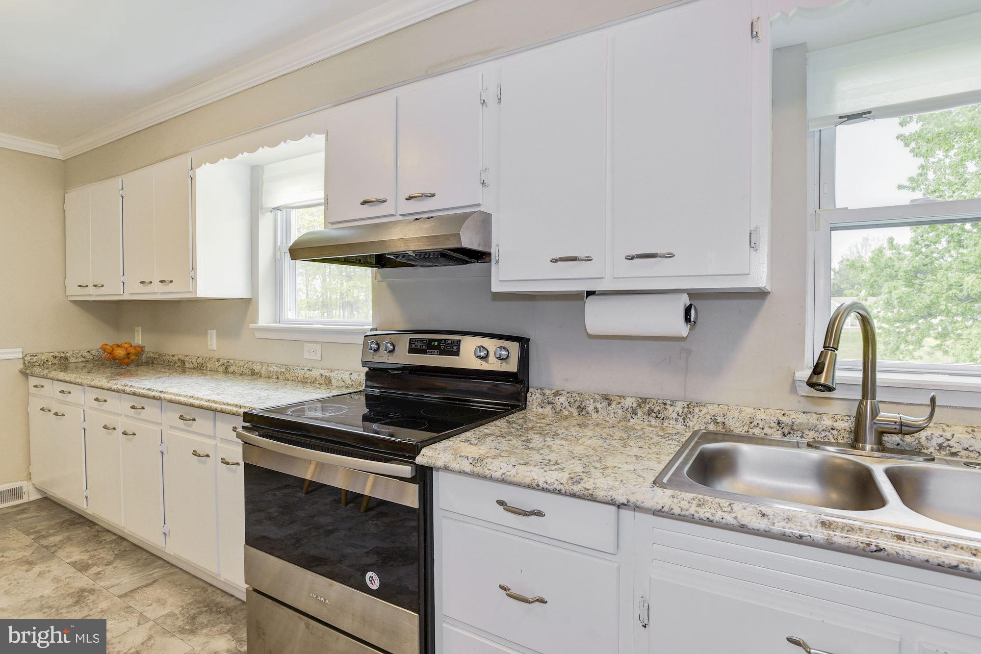 110 North Dupont Road Carneys Point, NJ 08069 - Photo 13 of 34 Kitchen