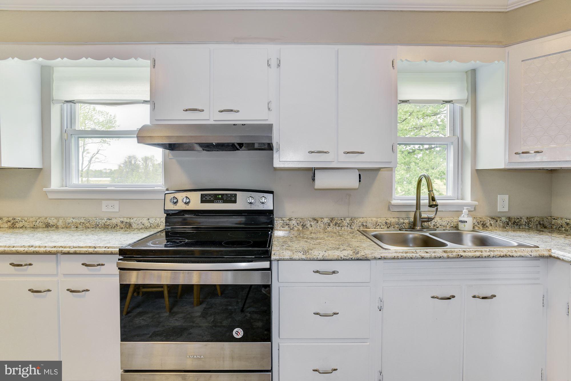 110 North Dupont Road Carneys Point, NJ 08069 - Photo 14 of 34 Kitchen