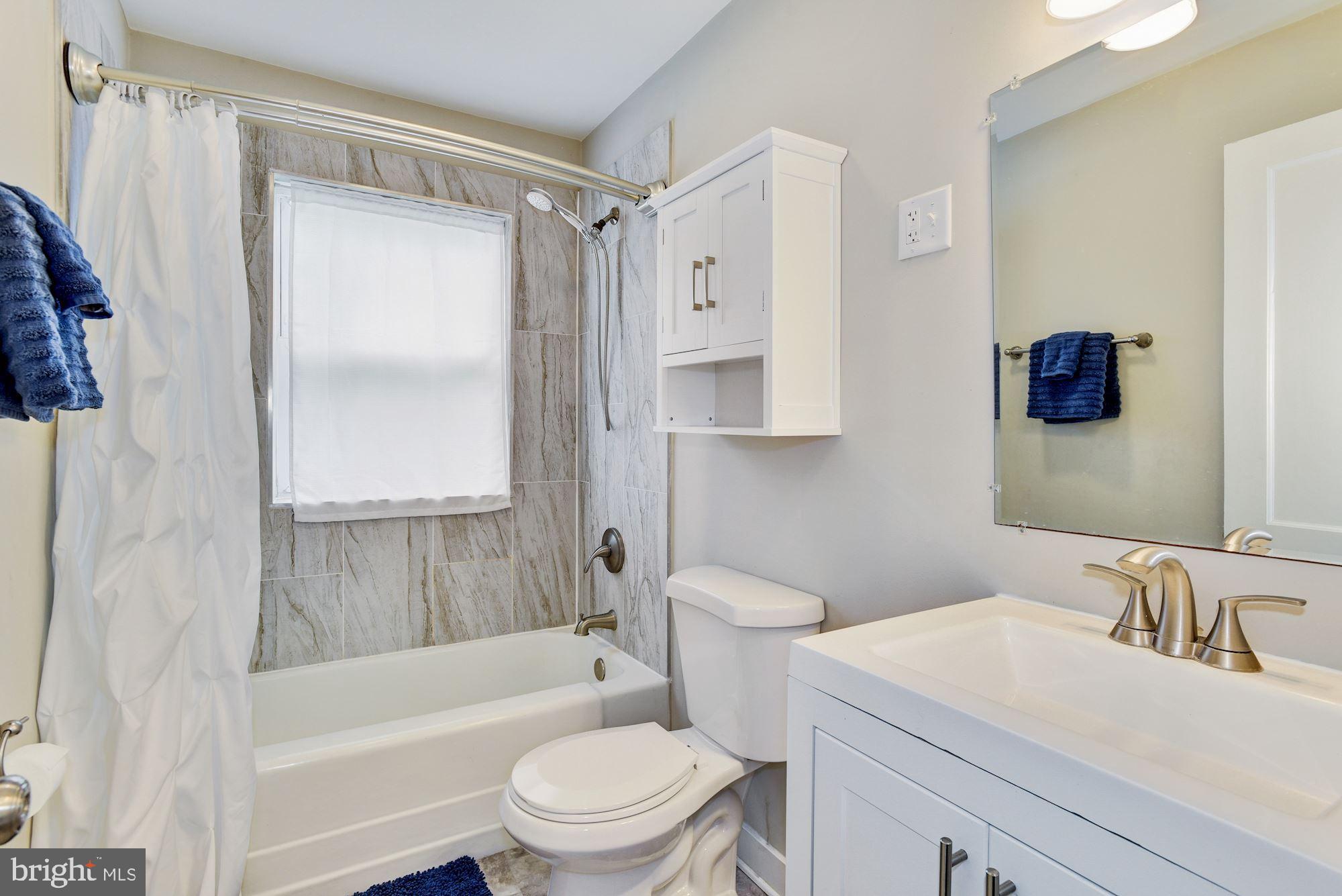110 North Dupont Road Carneys Point, NJ 08069 - Photo 20 of 34 Bathroom (Main Floor)