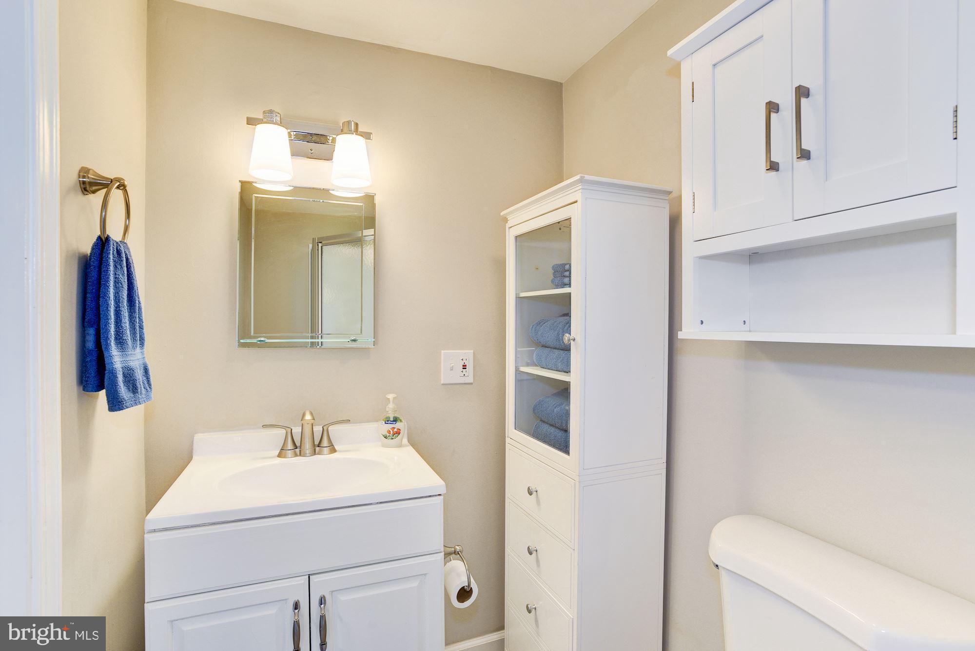 110 North Dupont Road Carneys Point, NJ 08069 - Photo 27 of 34 Full Bath 2 (Upstairs)