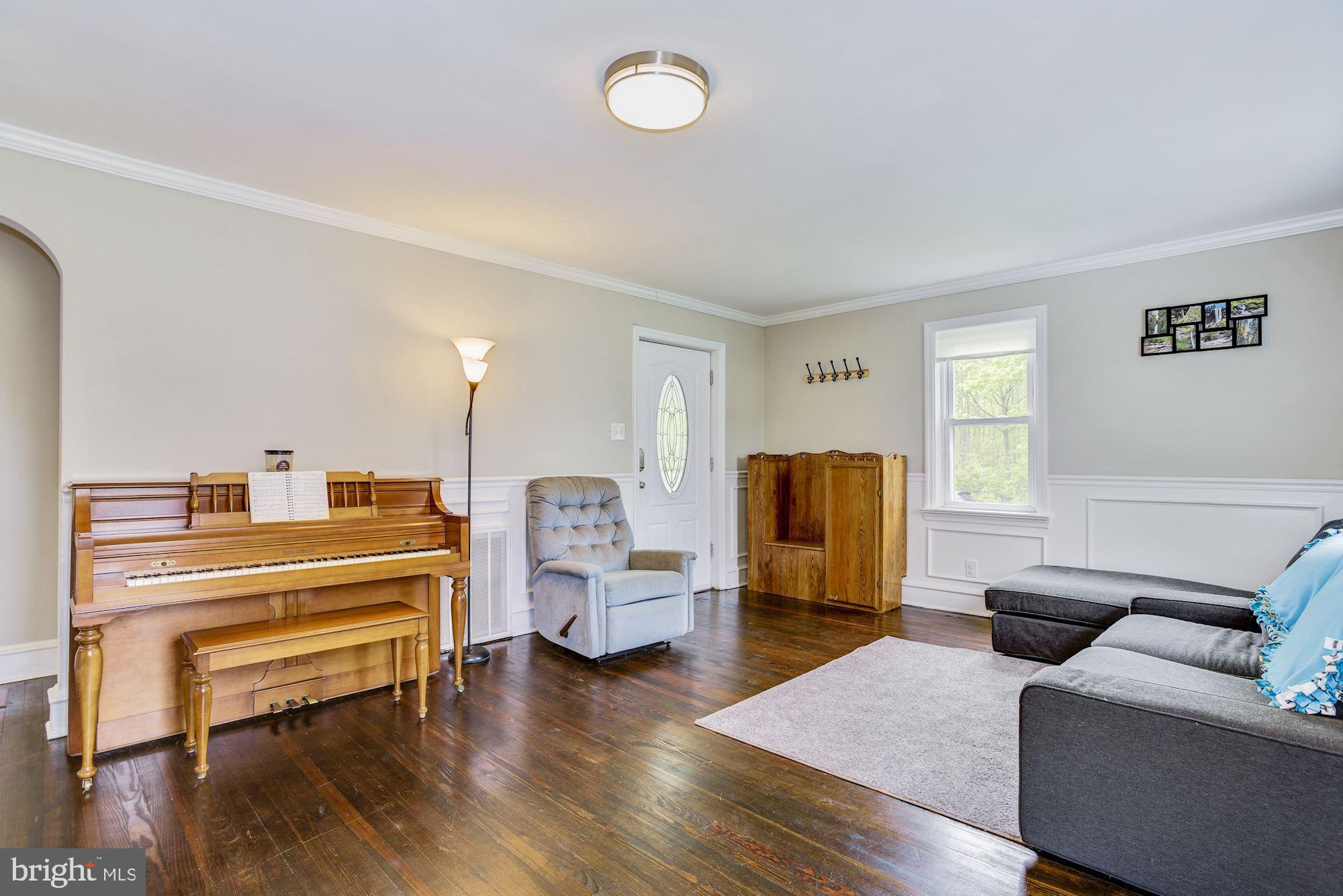Living room, view of front entry