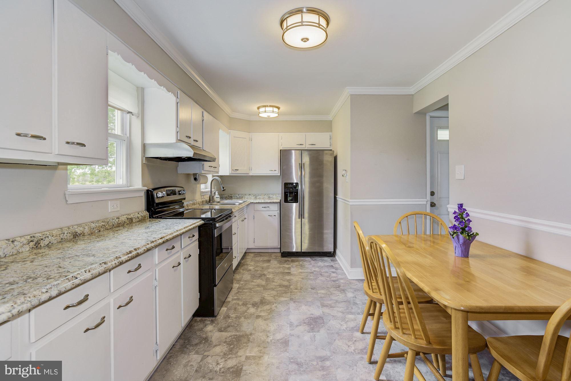 110 North Dupont Road Carneys Point, NJ 08069 - Photo 9 of 34 Open eat-in Kitchen with stainless appliances