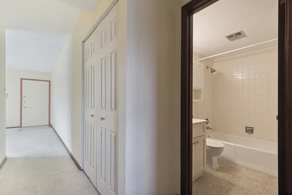 $145,000 | 9960 Franchesca Court, Unit 1D, Orland Park, IL 60462