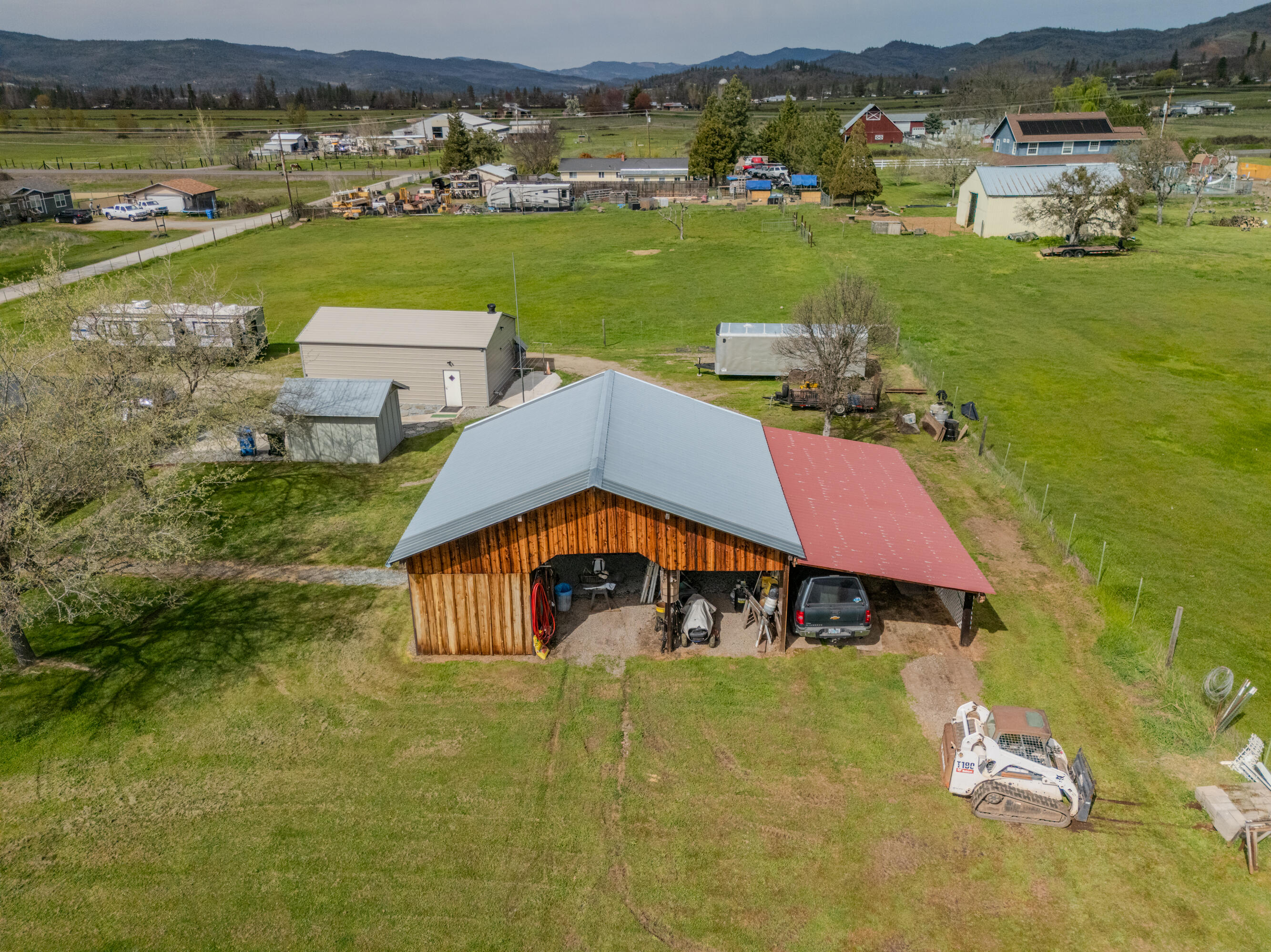 245 Highway 234 Eagle Point, OR 97524 - Photo 5 of 29 01-29