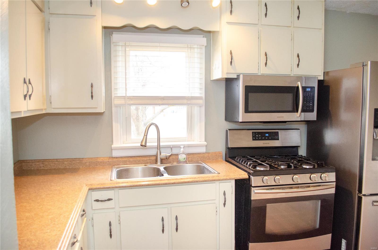 409 Monroe Street Waterloo, IL 62298 - Photo 9 of 25 Gallery Image 9