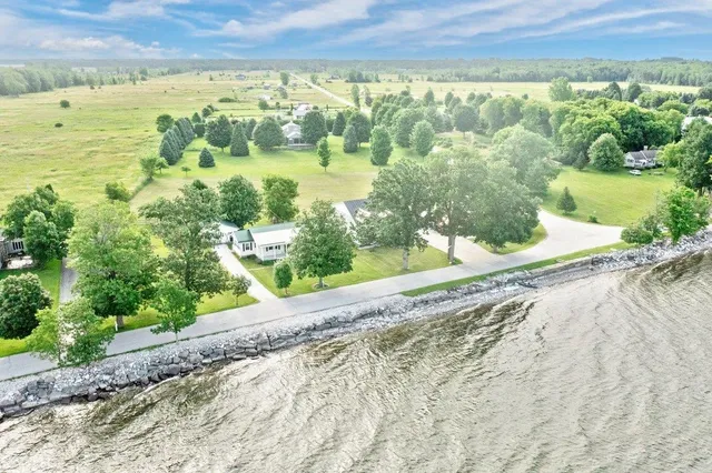 $499,900 | 2603 West Shore Road, Isle La Motte, VT 05463