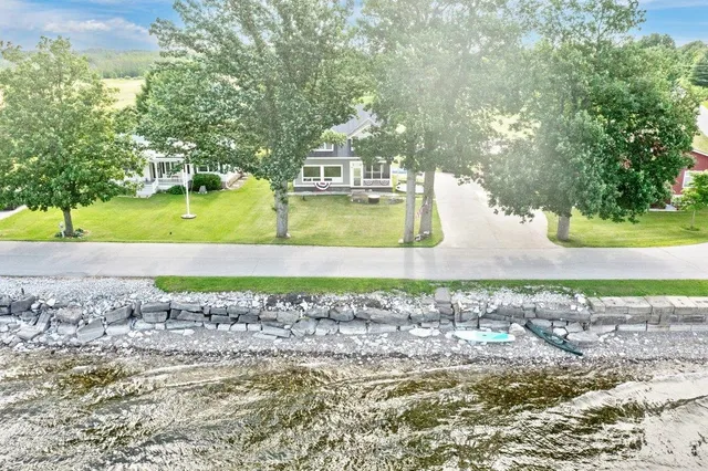 $499,900 | 2603 West Shore Road, Isle La Motte, VT 05463