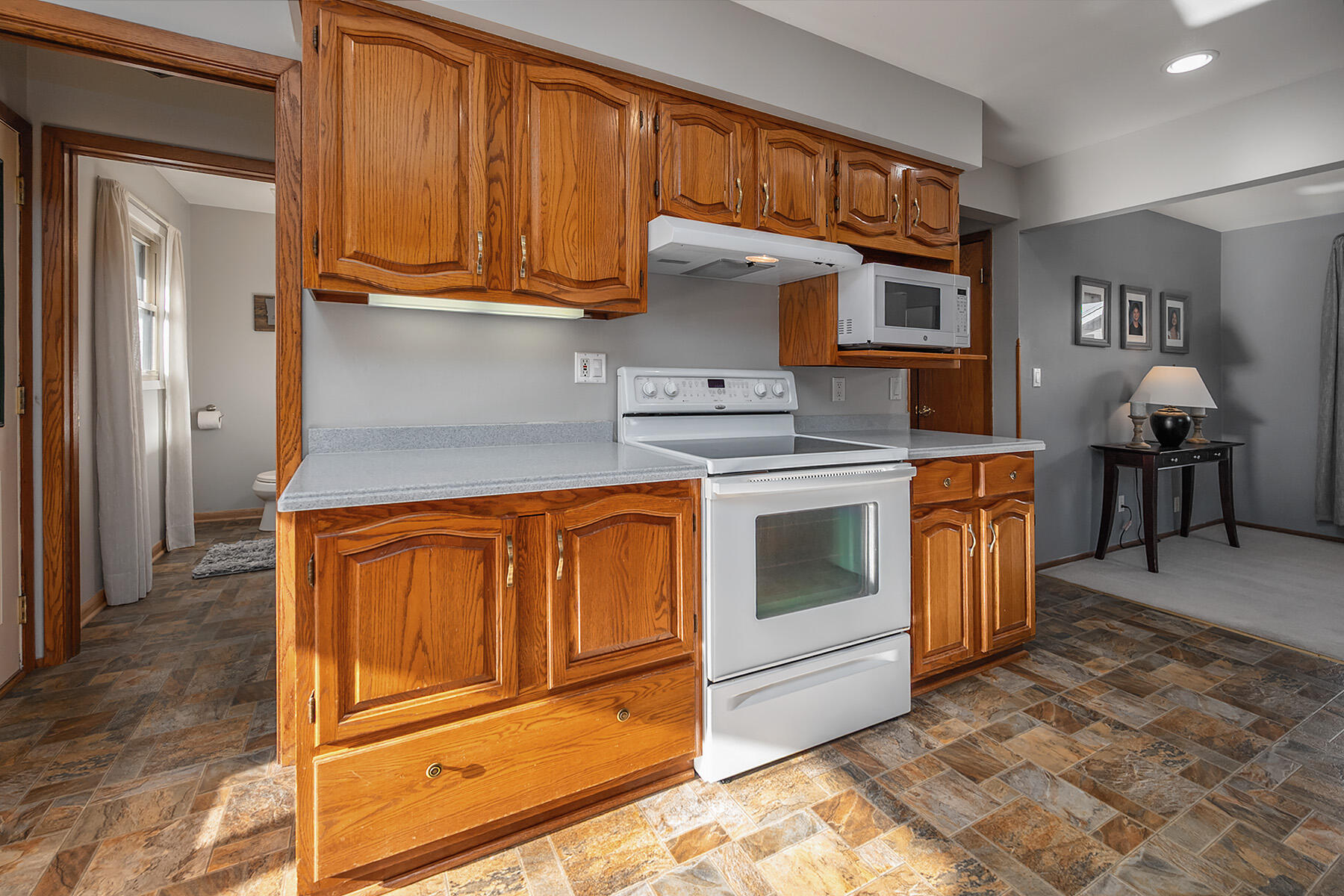 3447 South 93rd Street Milwaukee, WI 53227 - Photo 13 of 46 93rdSt_013