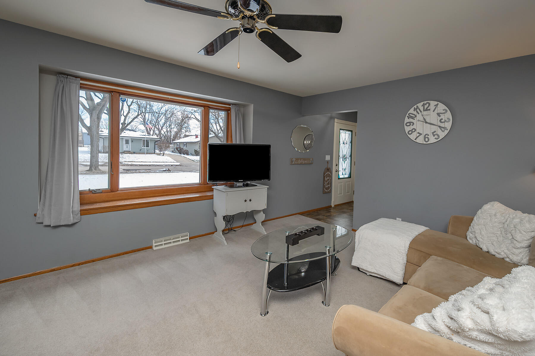 3447 South 93rd Street Milwaukee, WI 53227 - Photo 3 of 46 93rdSt_003