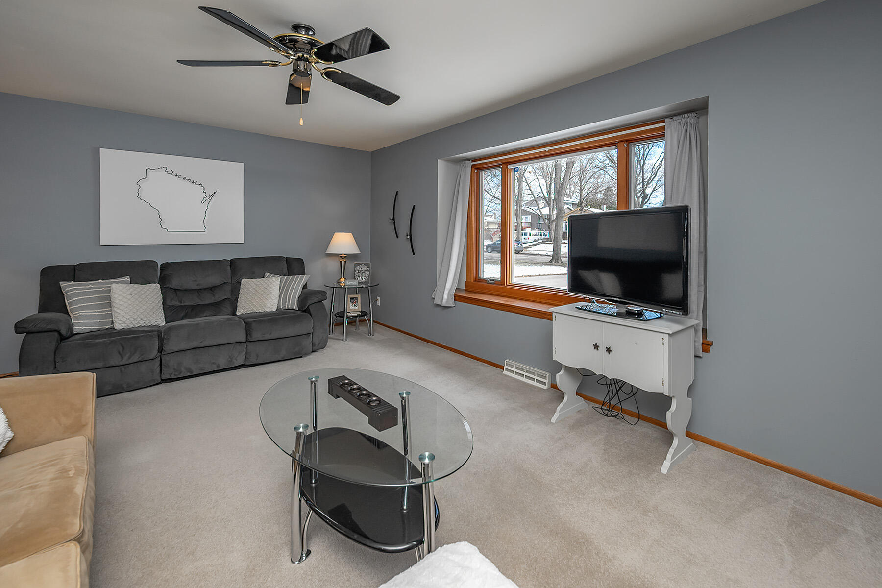 3447 South 93rd Street Milwaukee, WI 53227 - Photo 4 of 46 93rdSt_004