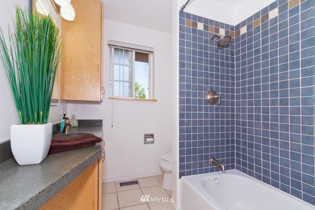 220 234th Place Southwest Bothell, WA 98021 - Photo 8 of 14