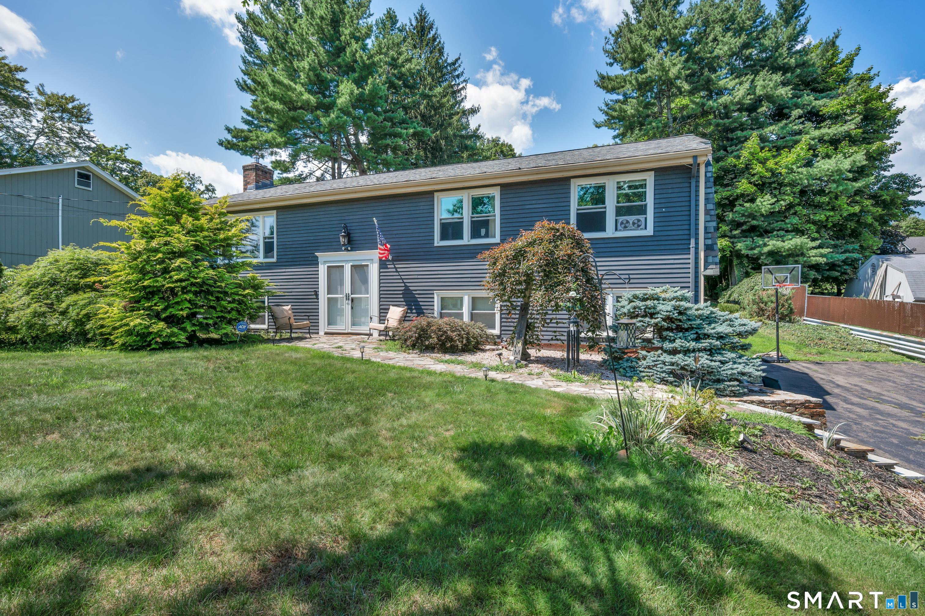 25 Spruce Street Meriden, CT 06451 - Photo 2 of 39 Gallery Image 2