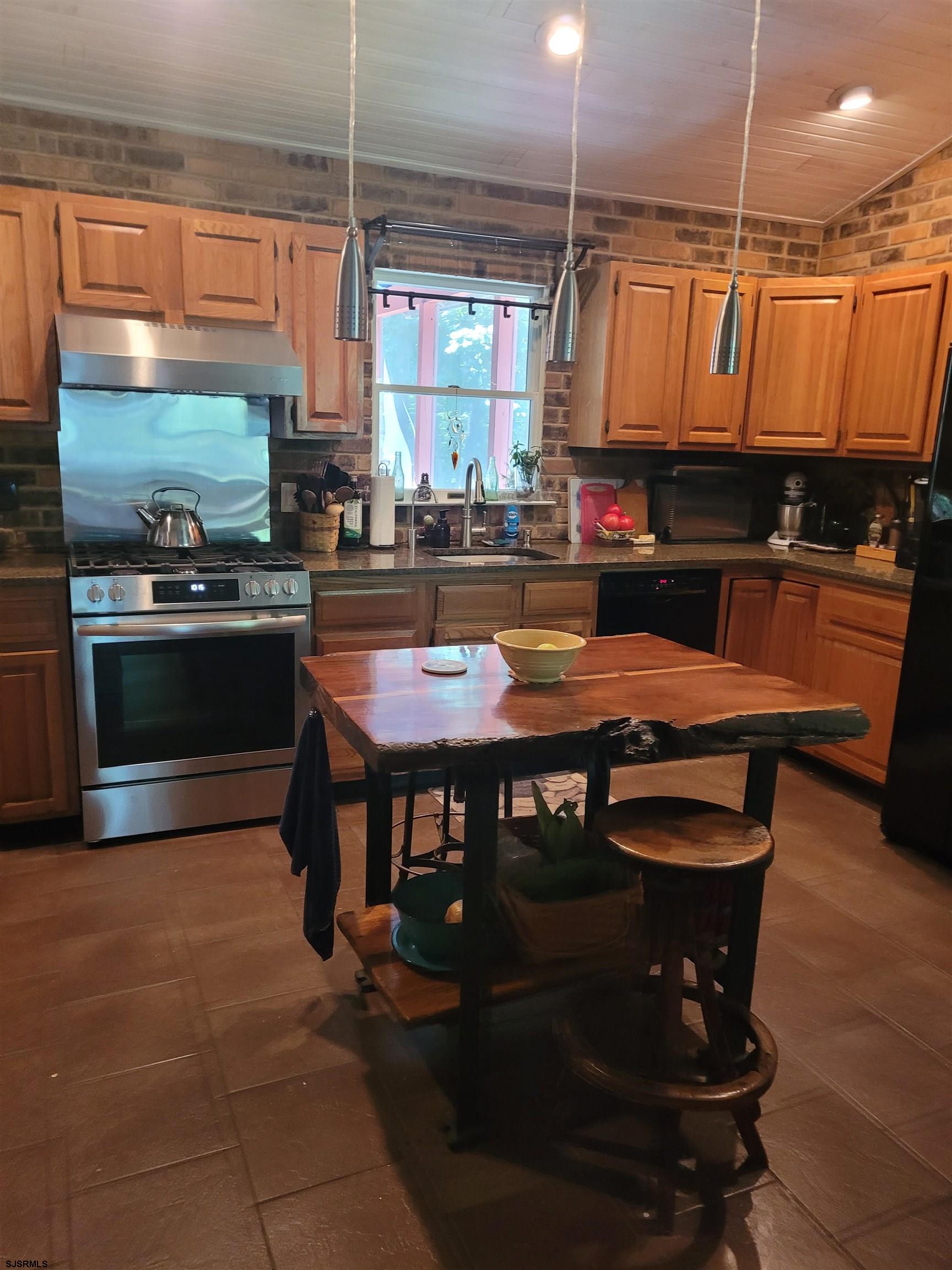 172 Leeds Point Road Galloway Township, NJ 08205 - Photo 3 of 22 Gallery Image 3