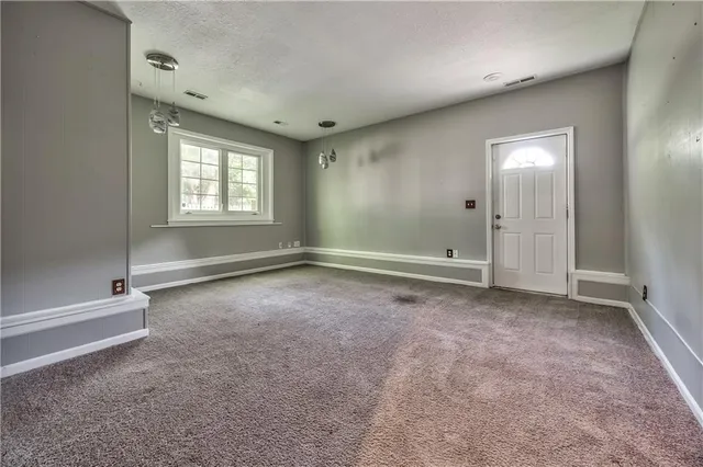 $268,000 | 529 Southwest Windmill Lane, Lee's Summit, MO 64082