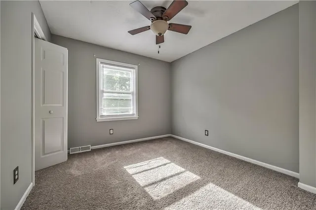 $268,000 | 529 Southwest Windmill Lane, Lee's Summit, MO 64082