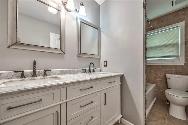 $268,000 | 529 Southwest Windmill Lane, Lee's Summit, MO 64082