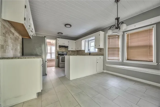 $268,000 | 529 Southwest Windmill Lane, Lee's Summit, MO 64082