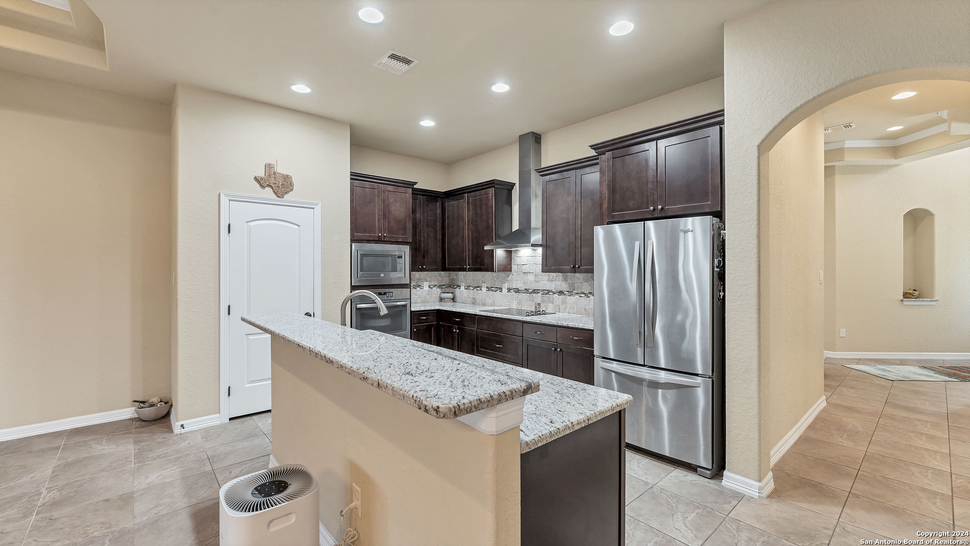 3922 Key W Way Converse, TX 78109 - Photo 7 of 38