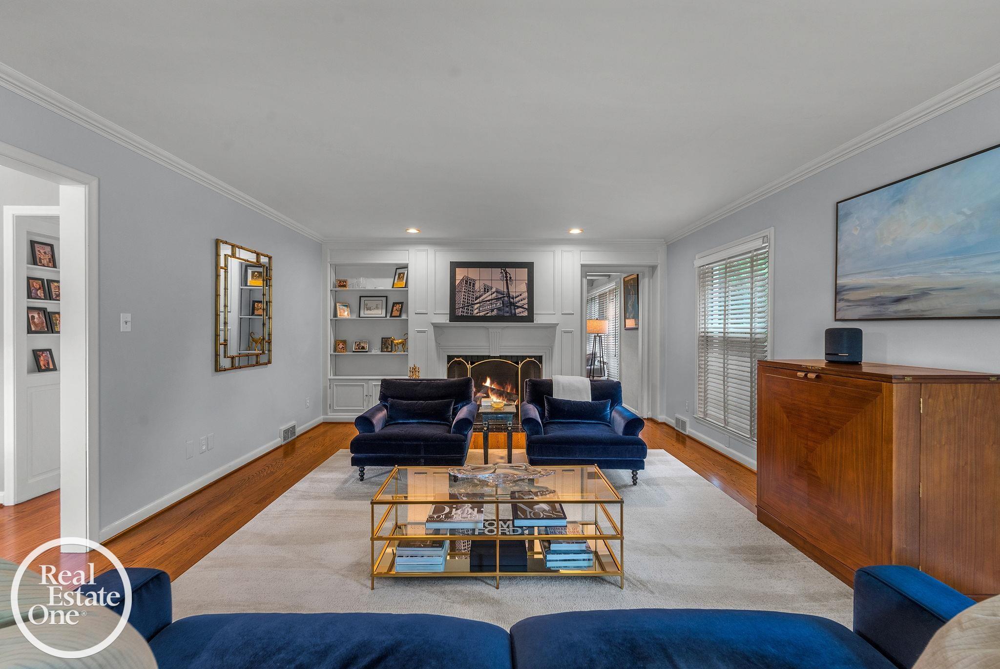 90 Colonial Road Grosse Pointe, MI 48236 - Photo 7 of 49 50213312-75d0354b-67b2-46f4-a63b-776fe2779b17.JPG