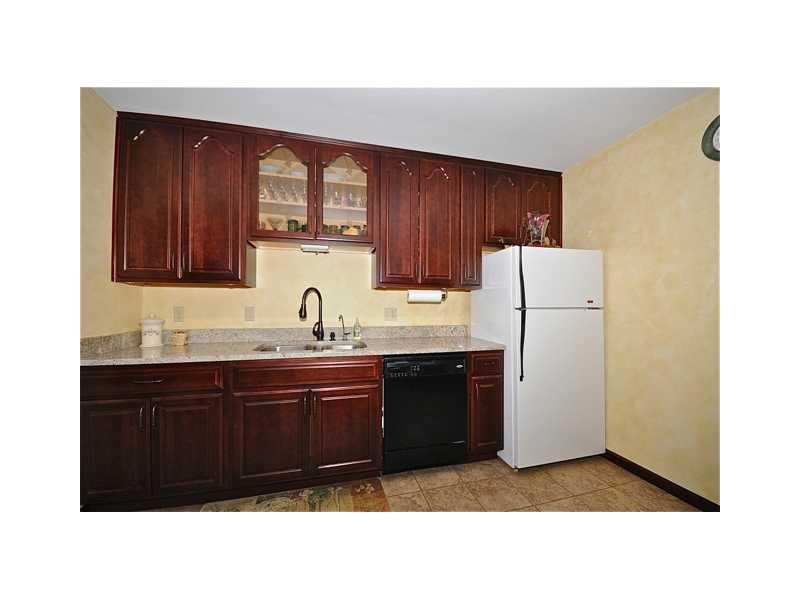 2905 Cardigan Road Indianapolis, IN 46268 - Photo 3 of 5 Gallery Image 3