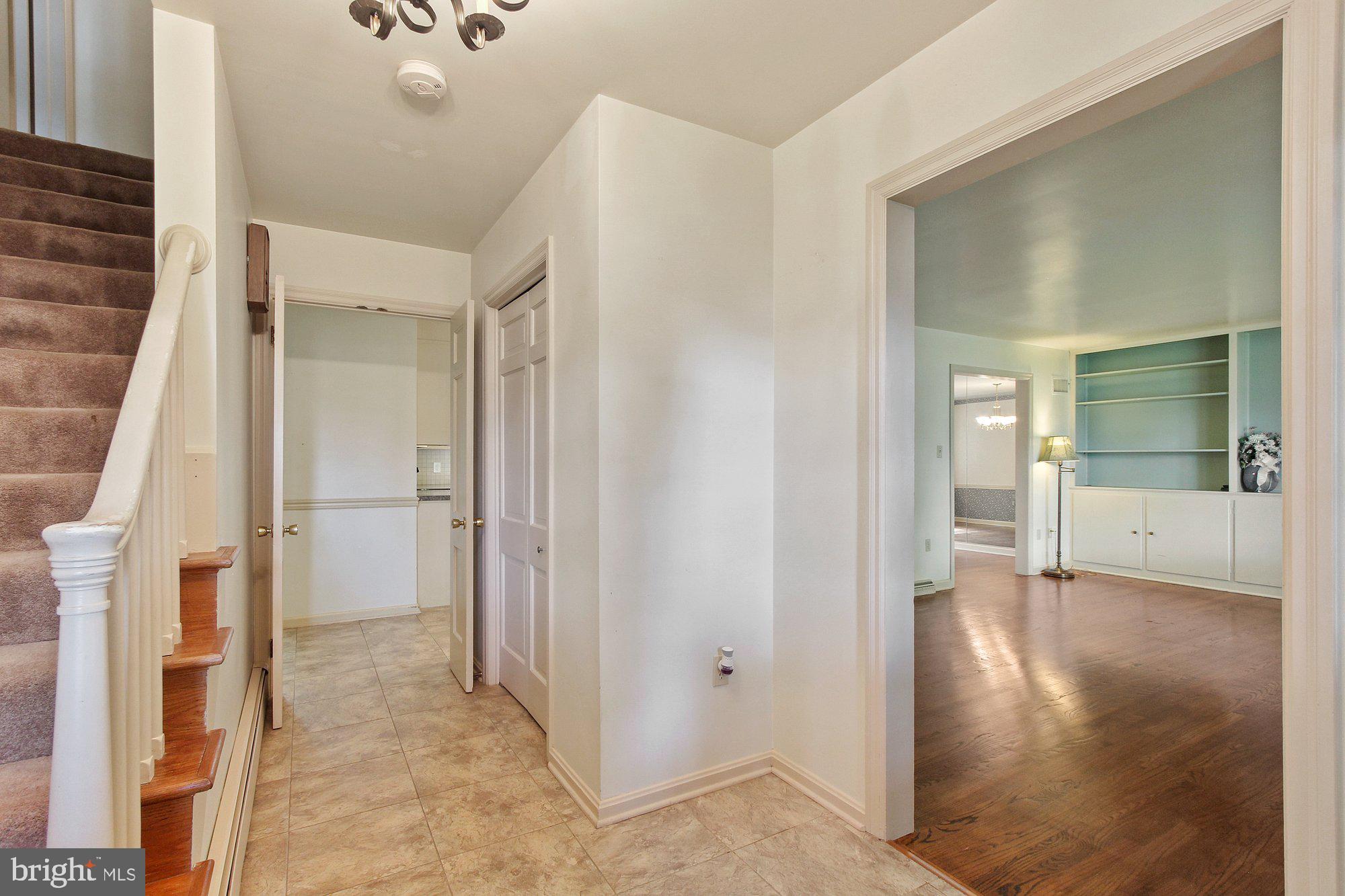 328 Rhoda Drive Lancaster, PA 17601 - Photo 3 of 28 Gallery Image 3