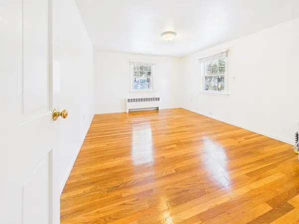 $3,700 | 24 Walpole Street, Dover, MA 02030