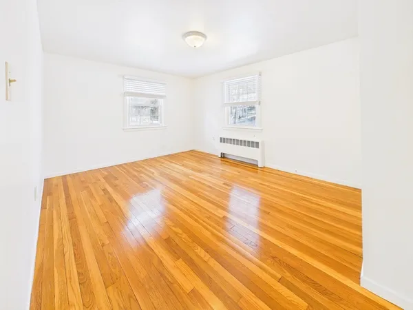 $3,700 | 24 Walpole Street, Dover, MA 02030