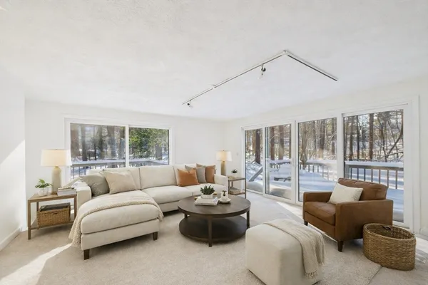 $3,700 | 24 Walpole Street, Dover, MA 02030