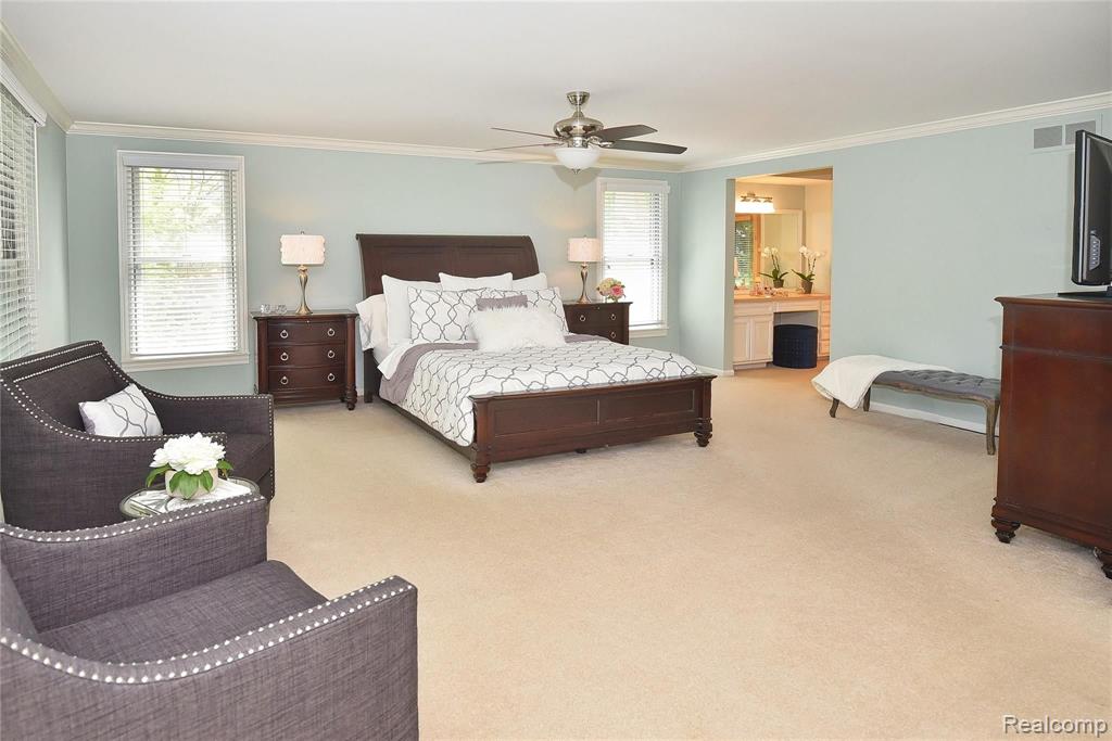 1069 Springwood Lane Rochester Hills, MI 48309 - Photo 21 of 37