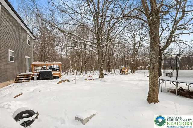 a car parked in front of a building
