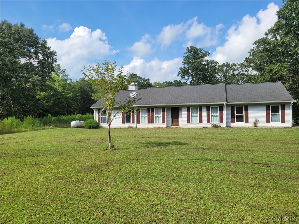 571 Freemans Pond Road Wakefield, VA 23888 - Photo 2 of 16